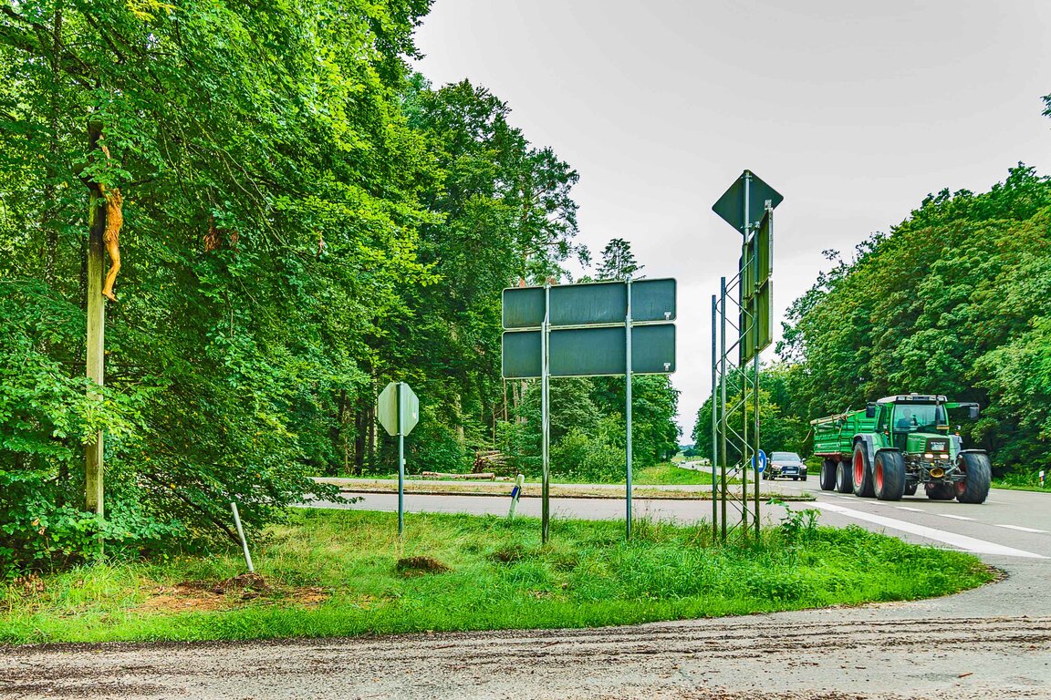 Image: 21_JA13419 Goldenes Kreuz.jpg